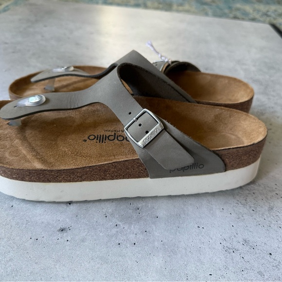 Birkenstock Papillio Women's Gray Gizeh flex platform sandal - Picture 2 of 3